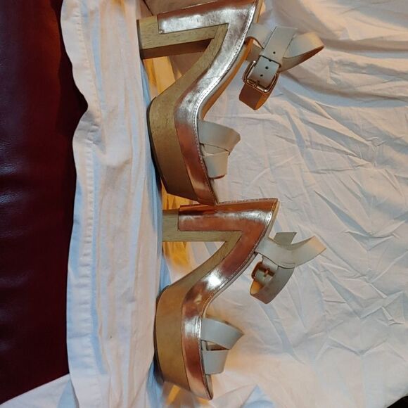 DianeāvonāFurstenbergĀ sizeā6āsandal - Picture 2 of 4